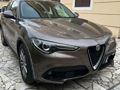 Usata Alfa Romeo Stelvio 190 CV (139 kW) 2018 Marrone SUV