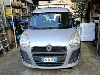Käytetty Fiat Doblò 90 HP (66 kW) 2010 Harmaa Tila-auto