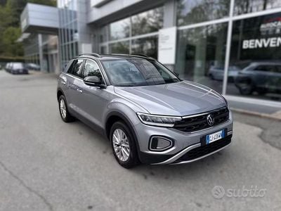 Usata VW T-Roc Life 150 CV (110 kW) 2022 Grigio SUV