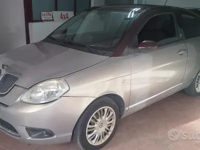 Usata Lancia Ypsilon 60 CV (44 kW) 2008 Marrone Utilitaria