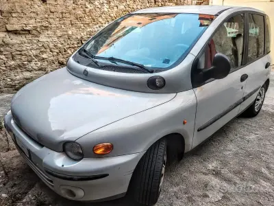 Usata Fiat Multipla 116 CV (85 kW) 2002 Grigio Monovolume