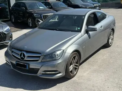 Usata Mercedes C220 Executive 170 CV (125 kW) 2011 Grigio Coupé