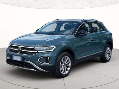 Usata VW T-Roc Style 116 CV (85 kW) 2025 Petroleum blue metallizzato ne SUV