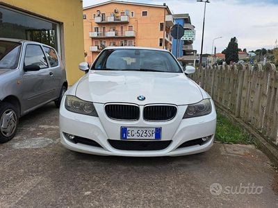Usata BMW 318 143 CV (105 kW) 2011 Bianco Station wagon