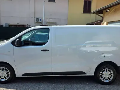Usata Citroën Jumpy 102 CV (75 kW) 2023 Bianco Monovolume