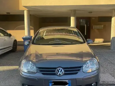 Usata VW Golf V 102 CV (75 kW) 2007 Berlina