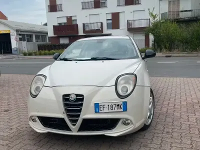 Usata Alfa Romeo MiTo 105 CV (77 kW) 2010 Beige Utilitaria