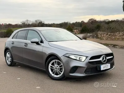 Usata Mercedes A180 116 CV (85 kW) 2019 Grigio Berlina