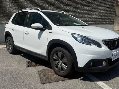 Usata Peugeot 2008 Active 83 CV (61 kW) 2019 Bianco pastello SUV