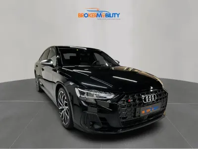 Usata Audi S8 Ambiente 571 CV (419 kW) 2023 Nero brillante Berlina