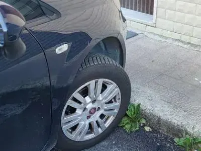 Usata Fiat Punto 77 CV (56 kW) 2016 Nero Utilitaria