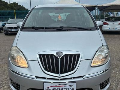 Usata Lancia Musa Gold 95 CV (69 kW) 2011 Argento Monovolume