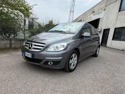 Usata Mercedes B180 Executive 109 CV (80 kW) 2010 Bronzo Monovolume