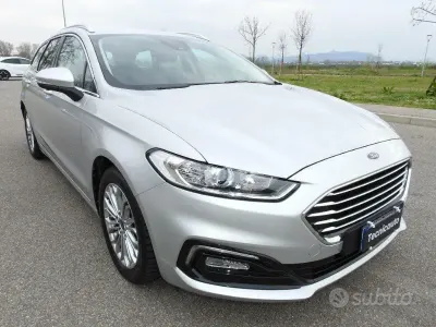 Gebraucht Ford Mondeo 140 PS (102 kW) 2020 Grau Kombi