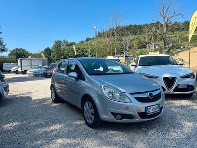 Usata Opel Corsa Enjoy 60 CV (44 kW) 2009 Gray Utilitaria