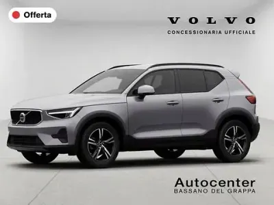 Nuova Volvo XC40 Core 163 CV (119 kW) 2026 Argento SUV