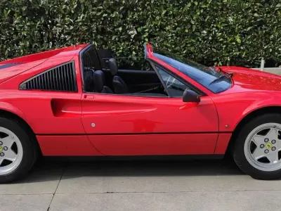 Usata Ferrari 328 271 CV (199 kW) 1988 Rosso
