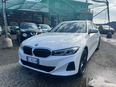 Usata BMW 330e Efficient Dynamics 184 CV (135 kW) 2022 Mineral white Station wagon