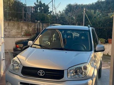 Usata Toyota RAV4 150 CV (110 kW) 2004 Grigio SUV