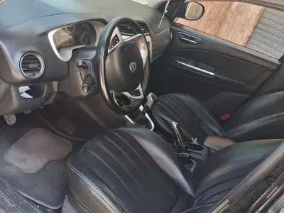 Usata Lancia Delta Gold 120 CV (88 kW) 2012 Nero Utilitaria