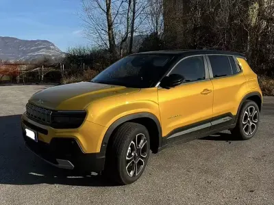 Usata Jeep Avenger Summit 100 CV (73 kW) 2025 Giallo SUV