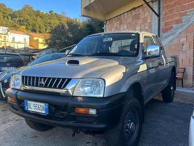 Usata Mitsubishi L200 99 CV (72 kW) 2000 Grigio Pick-up