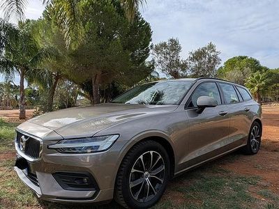 Usata Volvo V60 Business Edition 150 CV (110 kW) 2019 Grigio Station wagon