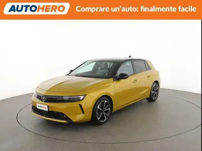 Usata Opel Astra Elegance 181 CV (133 kW) 2024 Oro Utilitaria