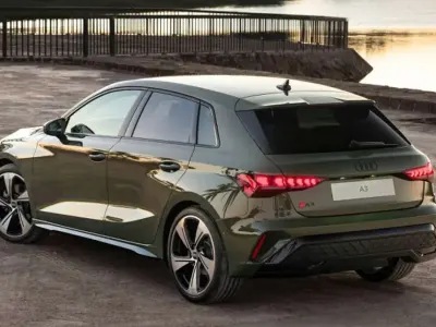 Nuova Audi A3 Business 204 CV (150 kW) 2026 Argento Monovolume