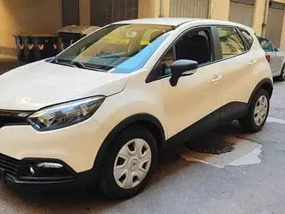 Käytetty Renault Captur Life 90 HP (66 kW) 2016 Peessi Katumaasturi