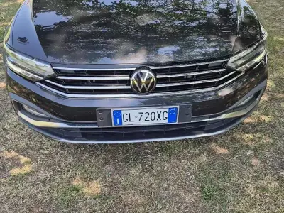 Usata VW Passat 200 CV (147 kW) 2022 Nero Station wagon