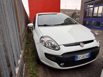 Usata Fiat Grande Punto Dynamic 77 CV (56 kW) 2010 Utilitaria