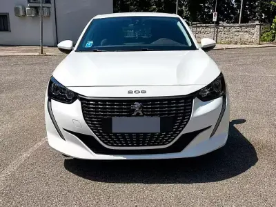 Usata Peugeot 208 Active 75 CV (55 kW) 2021 Bianco Utilitaria