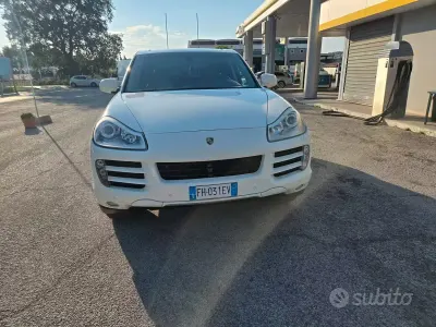 Usata Porsche Cayenne 239 CV (175 kW) 2009 Bianco SUV