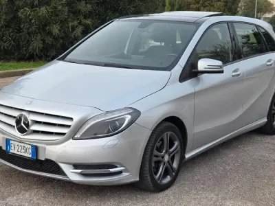 Usata Mercedes B180 Premium 109 CV (80 kW) 2014 Argento Monovolume