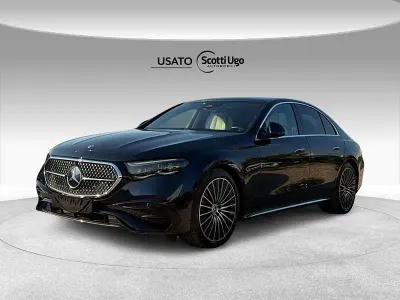Usata Mercedes 300 AMG Line Premium Plus 313 CV (230 kW) 2024 Blu Berlina