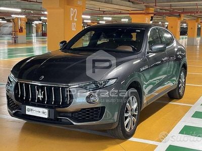 Usata Maserati Levante 275 CV (202 kW) 2017 Grigio SUV