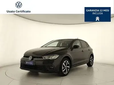 Usata VW Polo Life 95 CV (69 kW) 2023 Nero Utilitaria