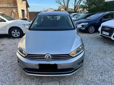 Käytetty VW Golf Sportsvan Executive 110 HP (80 kW) 2015 Harmaa Tila-auto