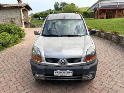 Usata Renault Kangoo 82 CV (60 kW) 2004 Verde Monovolume