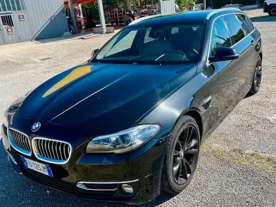 Usata BMW 520 Luxury Line 190 CV (139 kW) 2016 Nero Station wagon