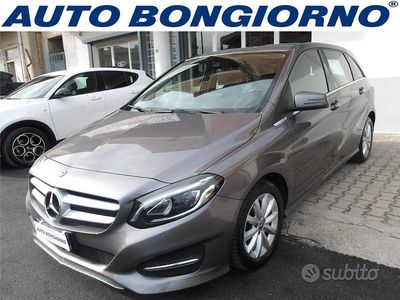 Usata Mercedes B180 AMG 109 CV (80 kW) 2018 Grigio Monovolume