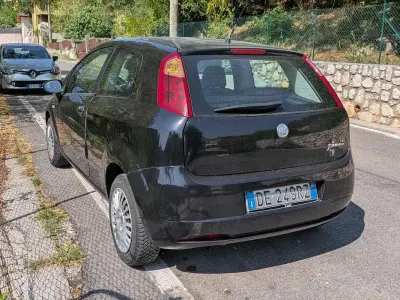 Usata Fiat Grande Punto Active 65 CV (47 kW) 2007 Nero Utilitaria
