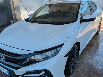 Usata Honda Civic 126 CV (92 kW) 2021 Bianco Berlina