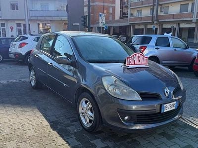 Usata Renault Clio II 74 CV (54 kW) 2006 Grigio Berlina