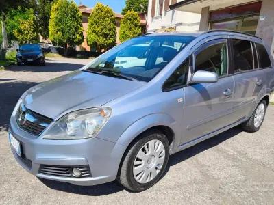 Usata Opel Zafira Cosmo 94 CV (69 kW) 2008 Grigio Monovolume