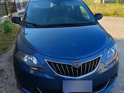 Brugt Lancia Ypsilon 69 HK (50 kW) 2022 Blå Hatchback