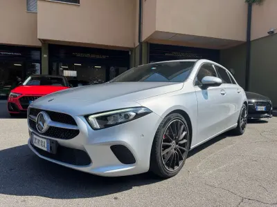 Usata Mercedes A180 116 CV (85 kW) 2019 Argento Berlina