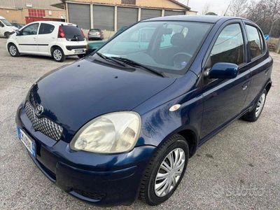 usata Toyota Yaris 148,944km anno 2004 neopatentati