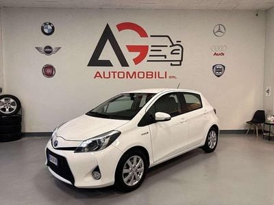 Usata Toyota Yaris Hybrid Lounge 75 CV (55 kW) 2014 Bianco Berlina